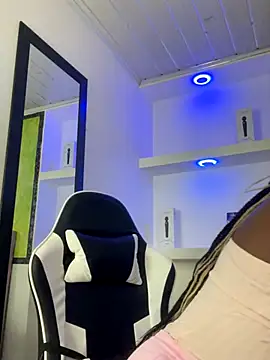 Snapshot of zendaya_wilson chatting on December 3, 2025, 3:40 am zendaya wilson online show from December 3, 2025, 3:40 am