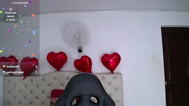 cristal horny19 online show from September 15, 2025, 8:59 am