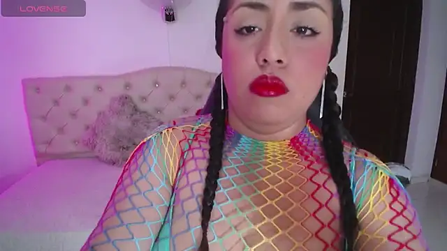 cristal horny19 online show from March 15, 2026, 8:05 pm