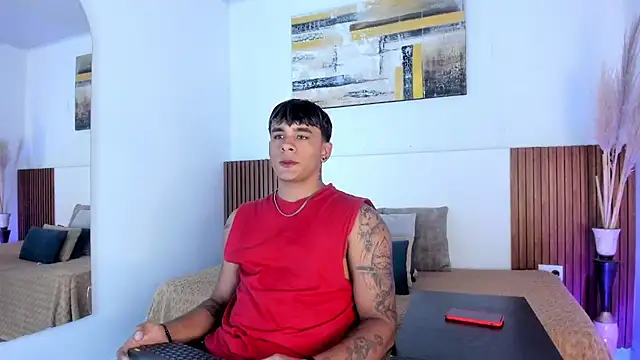 Snapshot of LuciferM_Star chatting on January 14, 2026, 2:37 am LuciferM Star online show from January 14, 2026, 2:37 am