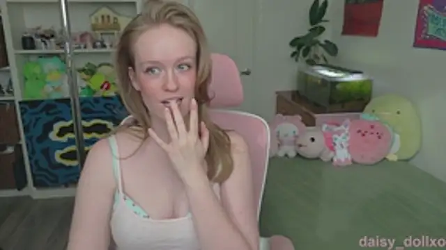 Snapshot of Daisy_Dollxo chatting on April 24, 2026, 9:39 pm Daisy Dollxo online show from April 24, 2026, 9:39 pm