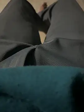 pussylover143x online show from December 3, 2025, 3:00 pm