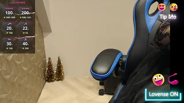 Snapshot of JenniLowen chatting on February 3, 2026, 8:08 am JenniLowen online show from February 3, 2026, 8:08 am