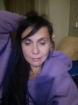 Francenia lolis online show from January 14, 2026, 7:39 pm