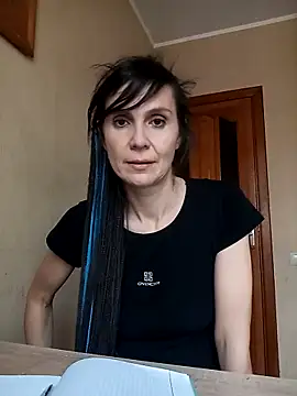 Francenia lolis online show from October 21, 2025, 8:14 am