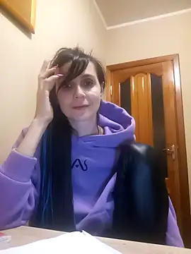 Francenia lolis online show from November 13, 2025, 8:13 pm