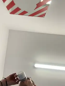 adrian90bi11 online show from March 27, 2026, 9:43 am