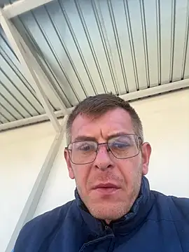 adrian90bi11 online show from April 25, 2026, 9:56 am