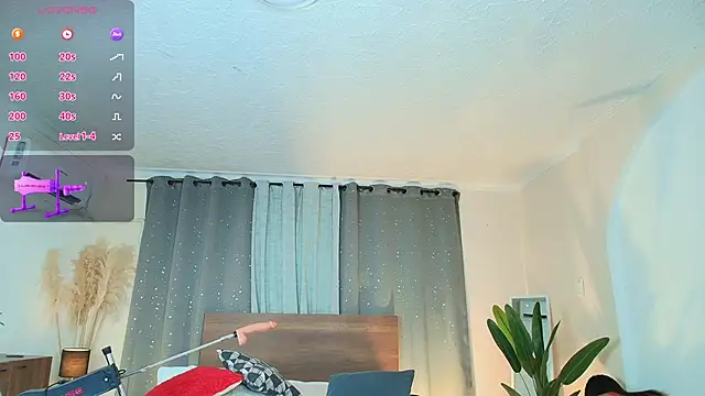 Snapshot of valery_yepes chatting on November 19, 2025, 12:49 pm valery yepes online show from November 19, 2025, 12:49 pm