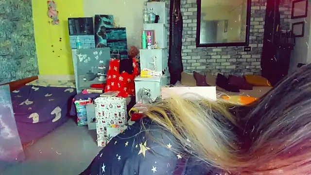 Snapshot of KlaraHoll chatting on February 14, 2025, 6:34 am KlaraHoll online show from February 14, 2025, 6:34 am