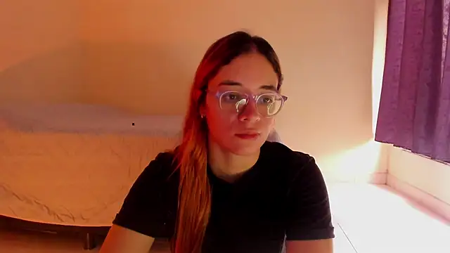 atenas 05  online show from April 19, 2026, 4:52 pm