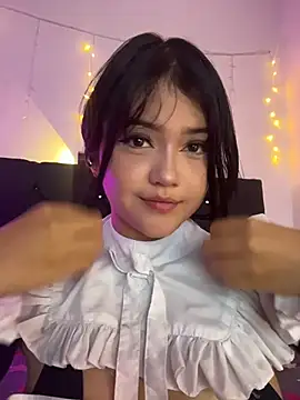 alisson carolina73 online show from December 18, 2025, 1:22 am