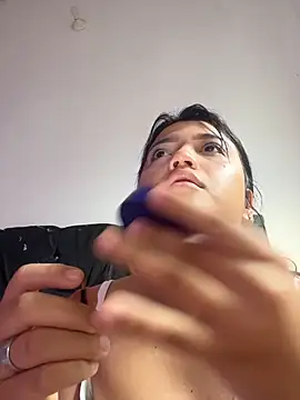 alisson carolina73 online show from March 15, 2026, 8:05 pm