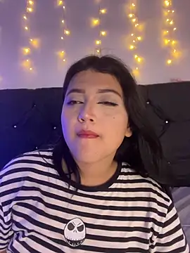 alisson carolina73 online show from November 27, 2025, 4:02 am