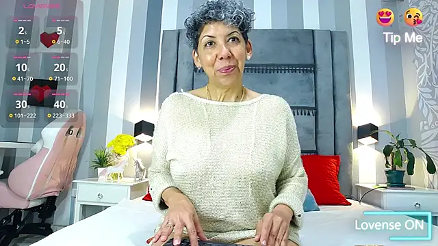 Snapshot of Julianewell chatting on March 13, 2025, 1:07 pm Julianewell online show from March 13, 2025, 1:07 pm