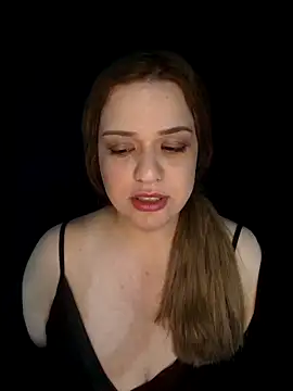 cansuozell online show from November 3, 2025, 4:54 pm