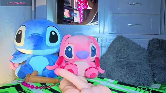 dulce celeste15 online show from April 21, 2026, 7:20 pm