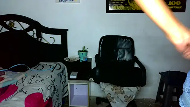 alexxa Rooa online show from November 18, 2025, 1:43 am