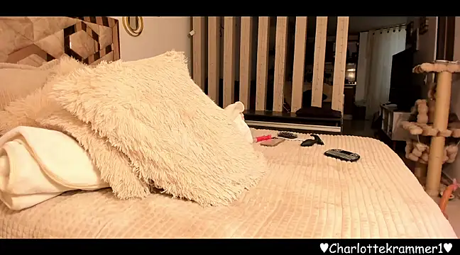 MisscharlotteK online show from March 2, 2025, 6:46 pm