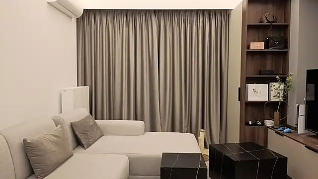 Snapshot of IrisNoire chatting on December 2, 2025, 8:32 pm IrisNoire online show from December 2, 2025, 8:32 pm