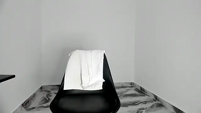 mikee scooth online show from November 7, 2025, 9:47 am