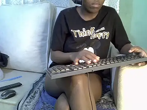 Snapshot of Caryyyl chatting on February 3, 2026, 5:49 am Caryyyl online show from February 3, 2026, 5:49 am