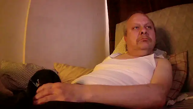 amylrmm1903 online show from May 1, 2026, 12:32 pm