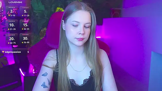 Snapshot of CuteMousee chatting on July 20, 2026, 6:21 am CuteMousee online show from July 20, 2026, 6:21 am