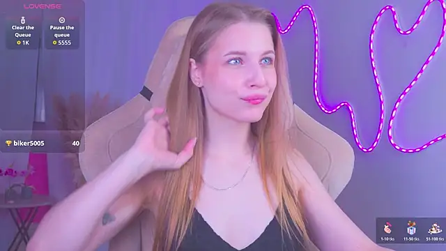 CuteMousee online show from November 3, 2025, 6:18 am