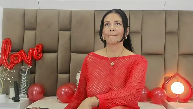 Snapshot of AlizonMoreti chatting on February 17, 2025, 1:44 pm AlizonMoreti online show from February 17, 2025, 1:44 pm
