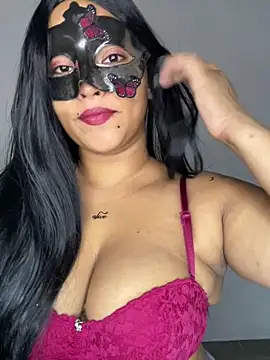 Snapshot of thushani24 chatting on December 14, 2025, 3:39 pm thushani24 online show from December 14, 2025, 3:39 pm