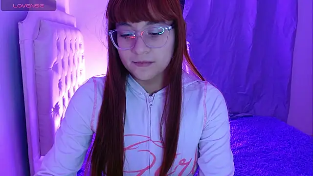 Snapshot of _vixx555_ chatting on February 4, 2026, 11:33 pm vixx555 online show from February 4, 2026, 11:33 pm