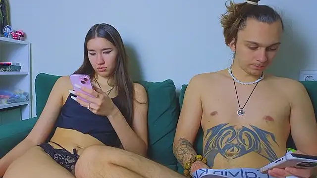 Snapshot of do_u_know_them chatting on March 1, 2026, 1:33 pm do u know them online show from March 1, 2026, 1:33 pm