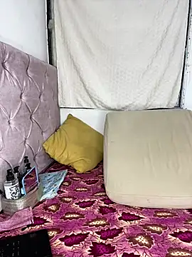 Nadia-melej online show from May 14, 2026, 10:56 am