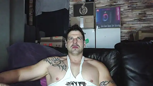 XxBigboybandxX online show from April 4, 2026, 5:36 am