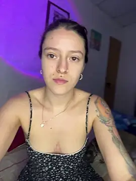 Snapshot of Ginger_Foxy chatting on June 7, 2026, 10:37 pm Ginger Foxy online show from June 7, 2026, 10:37 pm