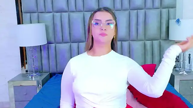 Snapshot of ZoehRoux chatting on November 16, 2025, 4:17 am ZoehRoux online show from November 16, 2025, 4:17 am