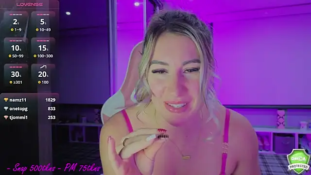 Snapshot of Daisydelicious chatting on November 14, 2025, 8:56 pm Daisydelicious online show from November 14, 2025, 8:56 pm