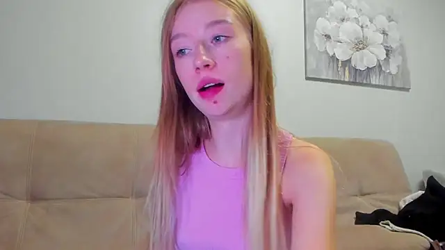 minidivaa  online show from October 20, 2025, 7:47 pm