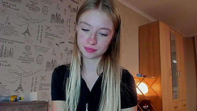 minidivaa  online show from September 12, 2025, 8:52 pm