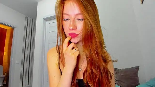 Snapshot of minidivaa_ chatting on June 1, 2026, 7:35 pm minidivaa online show from June 1, 2026, 7:35 pm