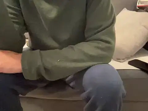 4small4inchlol online show from December 15, 2025, 11:49 am