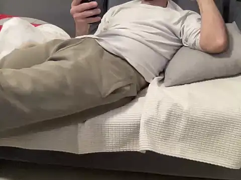 4small4inchlol online show from March 25, 2026, 3:33 pm