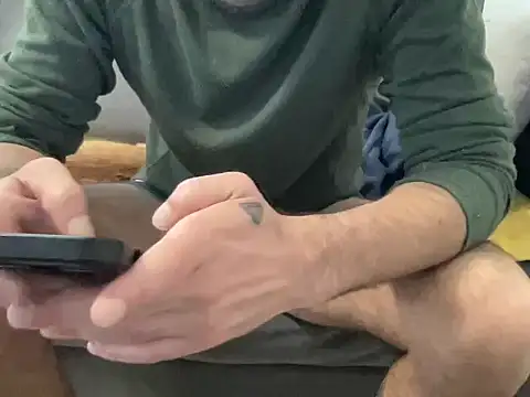 4small4inchlol online show from March 28, 2026, 2:51 pm