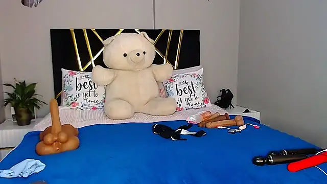 MissBigNipples online show from November 17, 2025, 2:04 am