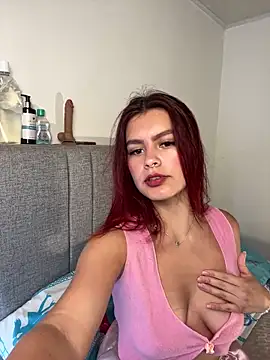 Isa smeraldy online show from June 4, 2026, 4:11 pm