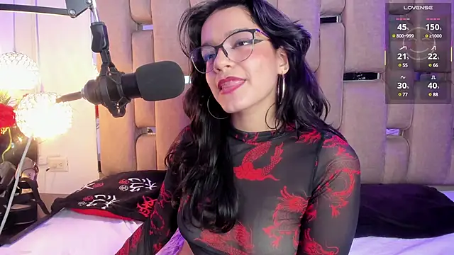 Snapshot of ValerieKay_ chatting on February 18, 2025, 7:19 pm ValerieKay online show from February 18, 2025, 7:19 pm