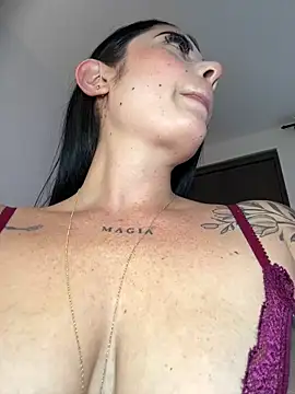 Libia James online show from April 17, 2026, 10:34 pm