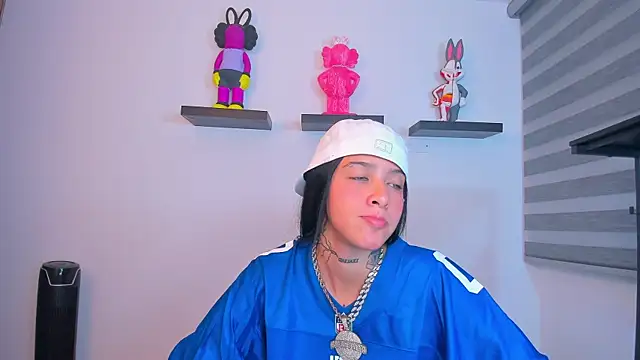 Snapshot of Gangster_Girl chatting on October 22, 2025, 4:23 am Gangster Girl online show from October 22, 2025, 4:23 am