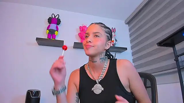 Snapshot of Gangster_Girl chatting on November 2, 2025, 5:40 pm Gangster Girl online show from November 2, 2025, 5:40 pm